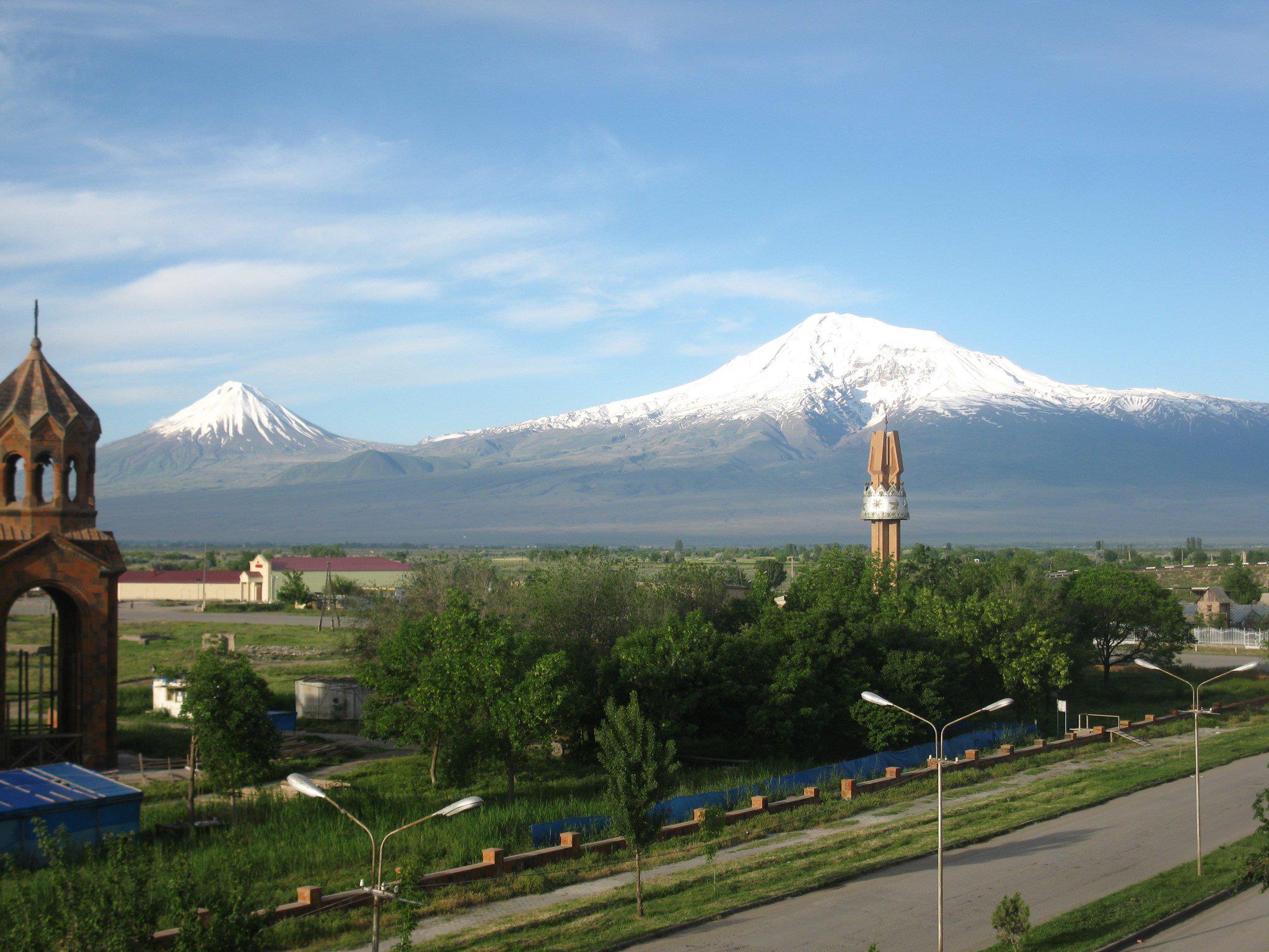 Сколько градусов в армении. Город Масис Армения. Арарат (город, Армения). Ереван Арташат. Армения село Масис.