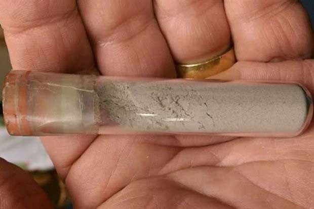 NASA-ն փորձել է ԱՄՆ բնակչուհուց խլել Նիլ Արմսթրոնգի նվիրած լուսնային փոշին