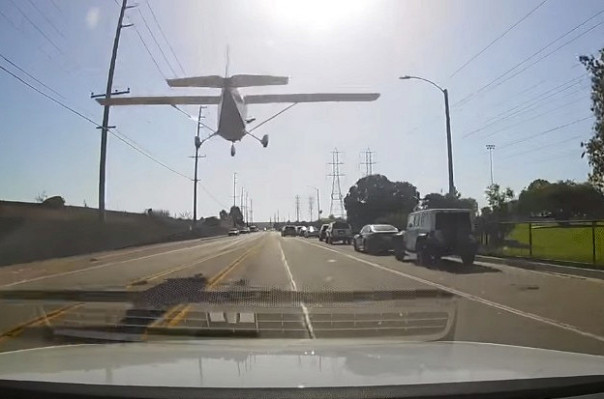 ԱՄՆ-ում օդաչուն վայրէջք է կատարել փողոցի երթևեկելի հատվածում (տեսանյութ)