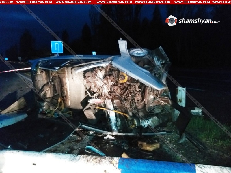 Կոտայքում 30-ամյա վարորդը ВАЗ 21099-ով մխրճվել է երկաթե արգելապատնեշի մեջ. կա զոհ