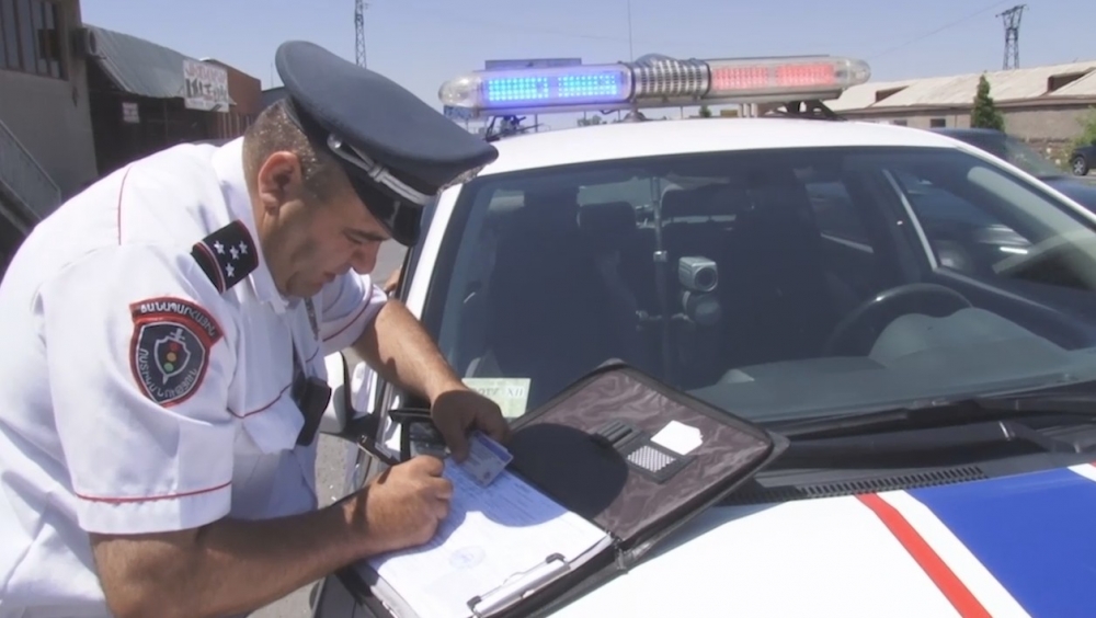 Ոստիկանությունը ստուգայցեր է իրականացնում Երևանում և հանրապետության ավտոճանապարհներին (տեսանյութ)