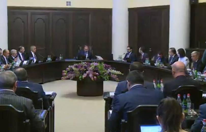 Մեկնարկել է ՀՀ կառավարության հերթական նիստը. oրակարգում է Սուրեն Թովմասյանին Կադաստրի կոմիտեի ղեկավար նշանակելու հարցը