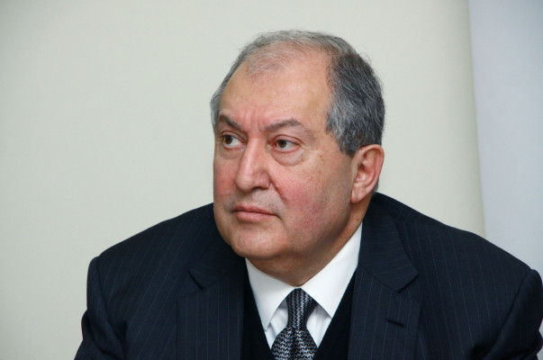 Արմեն Սարգսյանն ընդունել է Կառավարության հրաժարականը