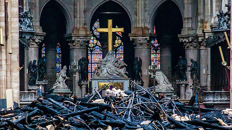 Փարիզի Աստվածամոր տաճարի քահանան հրդեհի բռնկման նոր վարկած է նշել