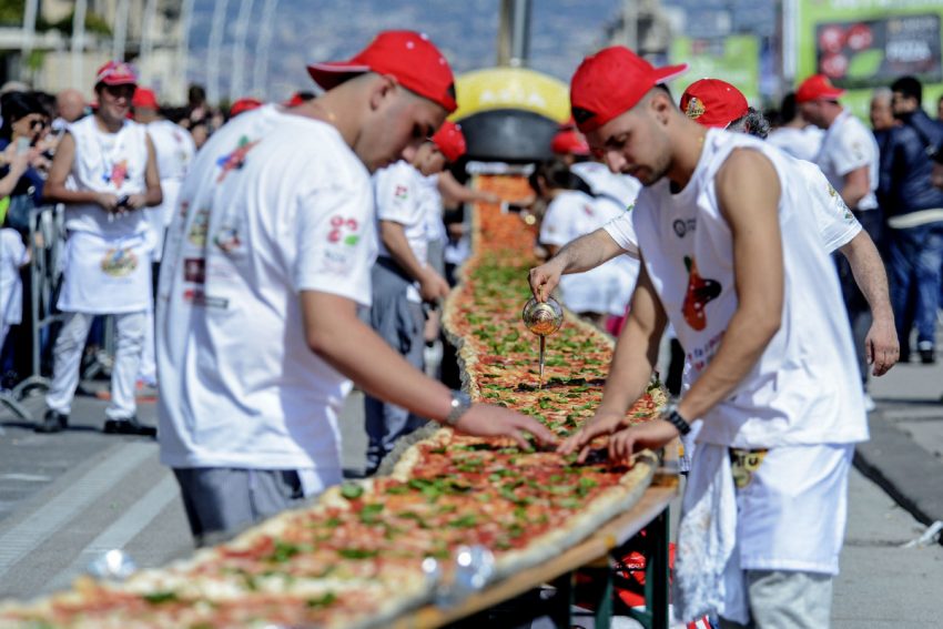 Գրեթե 2 կմ երկարություն ունեցող պիցցան գրանցվել է Գինեսի ռեկորդների գրքում (լուսանկարներ)