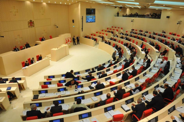 Վրաստանի խորհրդարանը սահմանադրական փոփոխություններ է ընդունել