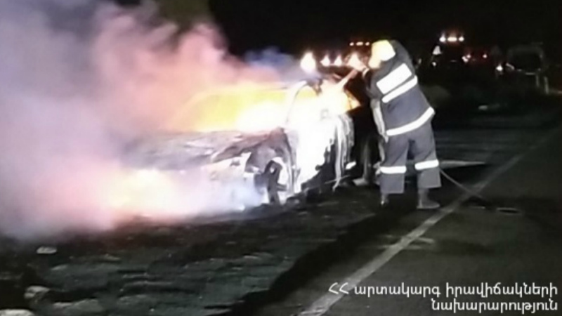 Տիգրանաշենի ոլորաններում այրվել է Toyota Camry մակնիշի ավտոմեքենա