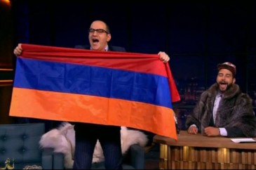 Гарик Мартиросян с развеивающимся флагом Армении в передаче «Вечерний Ургант» (видео)