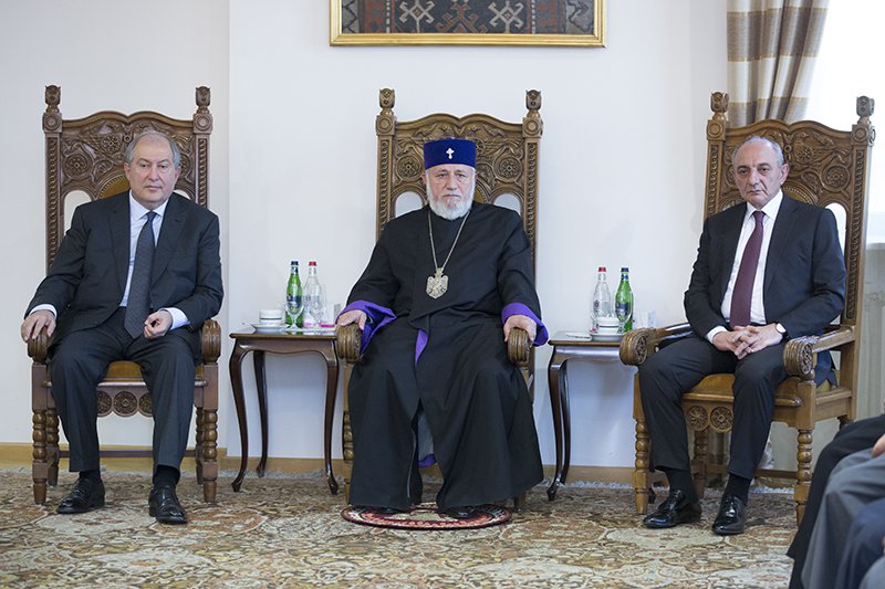 Ամենայն Հայոց Կաթողիկոսը հանդիպում է ունեցել Հայաստանի և Արցախի նախագահների հետ