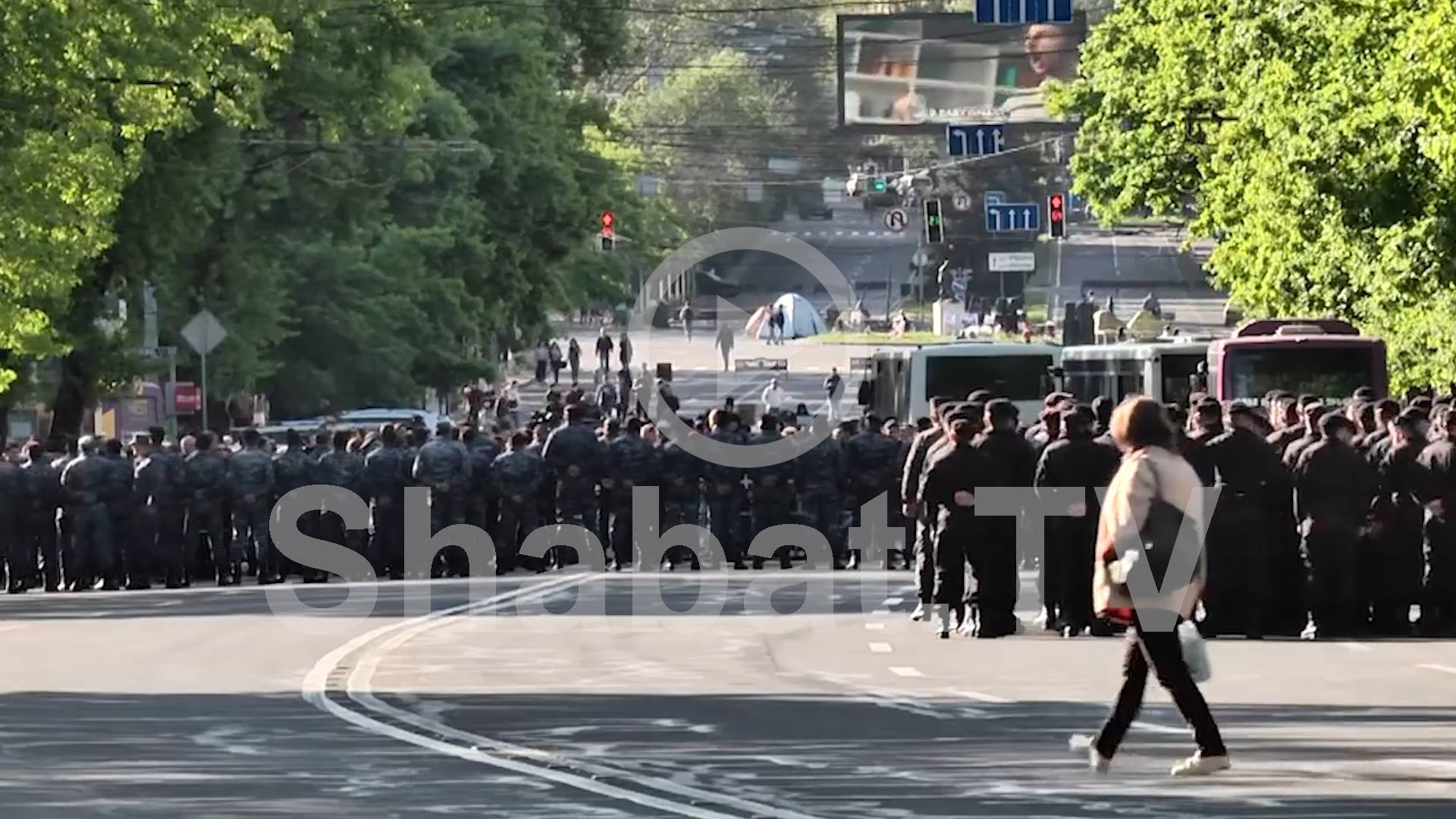 Մինչ հազարավոր ցուցարարներ փողոցում են, պաշտոնապես առաջադրվեց Ս.Սարգսյանի վարչապետի թեկնածությունը