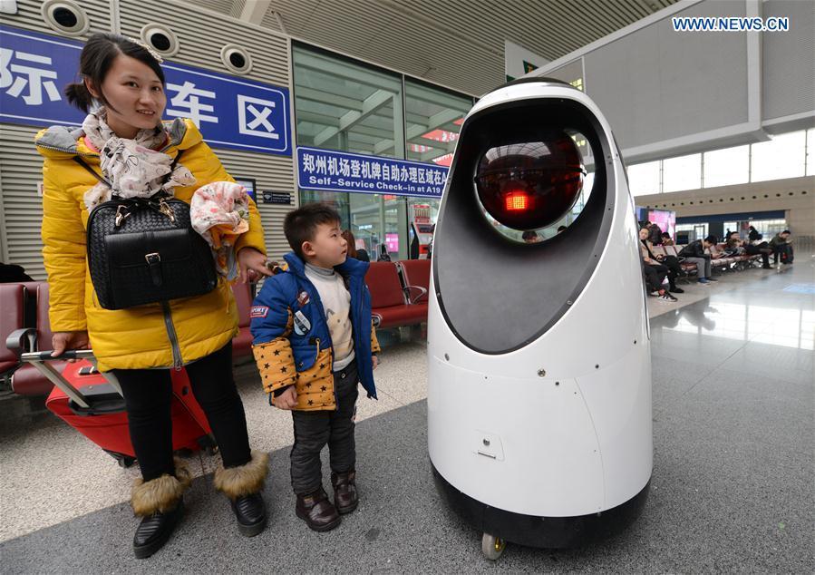 Չինաստանում աշխատանքի է դուրս եկել առաջին ռոբոտ-պարեկը (ֆոտո)