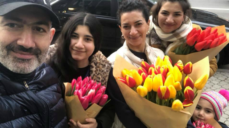 «Գարուն Երևան». Նիկոլ Փաշինյանը ընտանեկան լուսանկար է հրապարակել