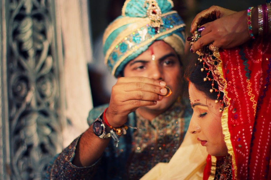 Շքեղություն, գույների տարափ, խելահեղ պարեր. հնդկական հարսանիքը՝ լուսանկարներում (ֆոտոշարք)