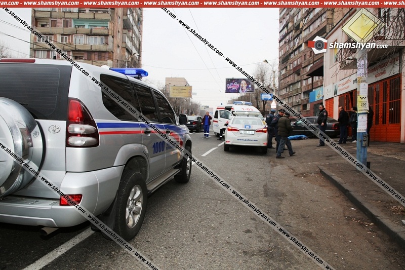 Ողբերգական դեպք Երևանում. Mercedes-ի վարորդի ինքնազգացողությունը վատացել է, որից հետո մեքենան հետընթաց բախվել է ավտոլվացման կետին