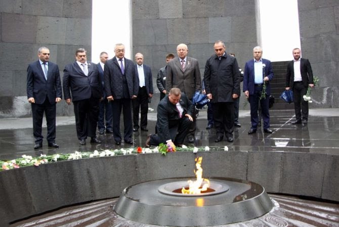 Ռուս խորհրդարանականները հարգել են Հայոց ցեղասպանության զոհերի հիշատակը