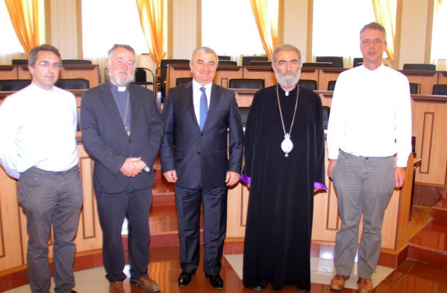 Արցախի ԱԺ նախագահն ընդունել է Բելգիայի կաթոլիկ եկեղեցու պատվիրակությանը. քննարկվել են Բելգիա-Արցախ կապերի ընդլայնմանը վերաբերող հարցեր