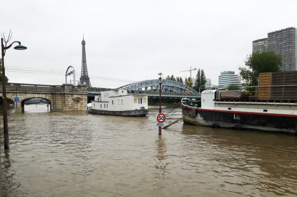 Փարիզում Սեն գետը դուրս է եկել ափերից