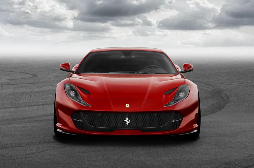 Ferrari-ն ցուցադրել է 812 Superfast ավտոմեքենան (լուսանկարներ)