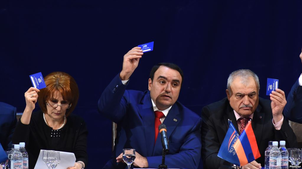 Члены партии «Армянское возрождение», кажется, распрощались с политикой - «Иравунк»