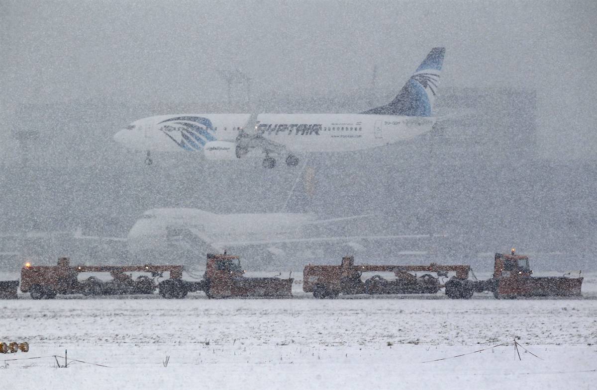 метель в аэропорту