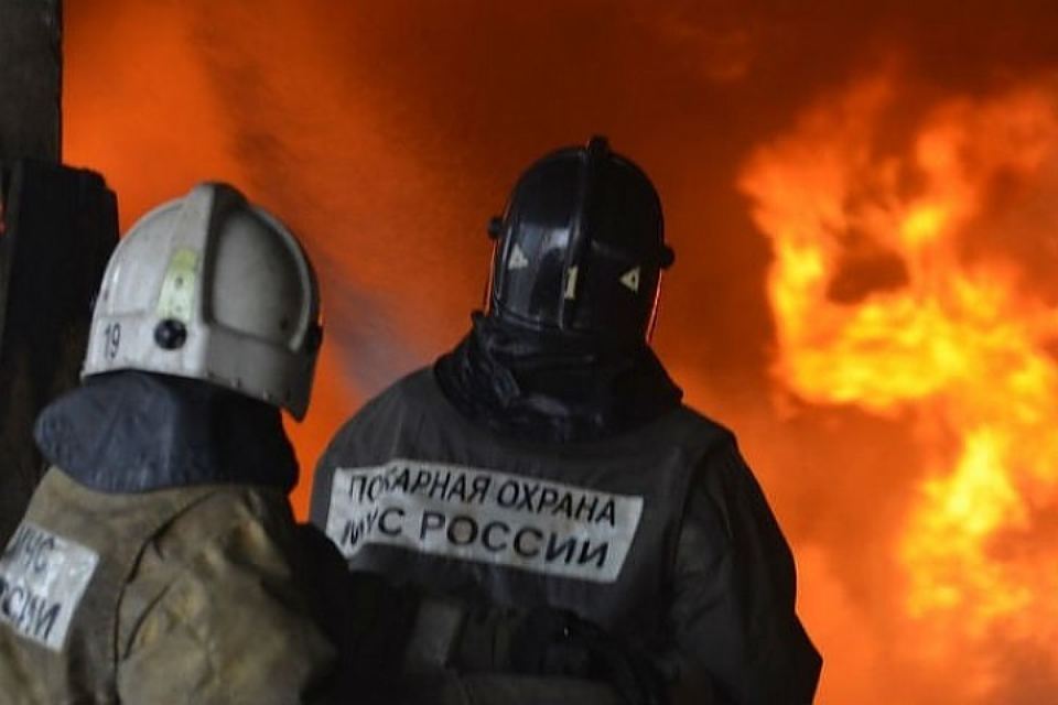Մոսկվայի կենտրոնում այրվում է պաշտպանության նախարարության շենքը