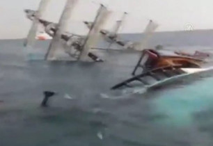 Թուրքիայի ափերի մոտ զբոսաշրջային նավ է խորտակվել (տեսանյութ)