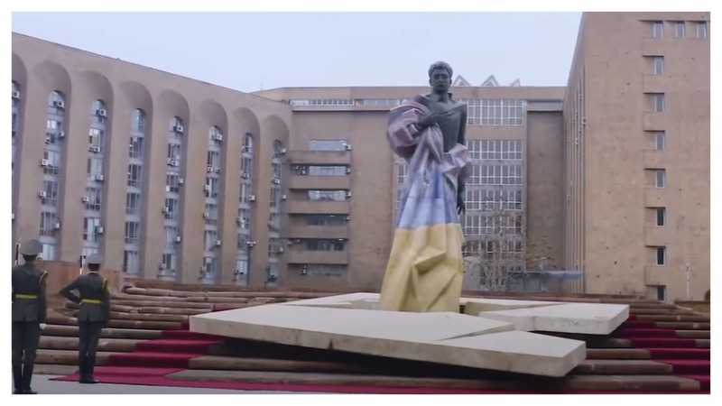Այսօր Արամ Մանուկյանի արձանի մոտ պատվո պահակախումբ է կանգնեցվել (տեսանյութ)