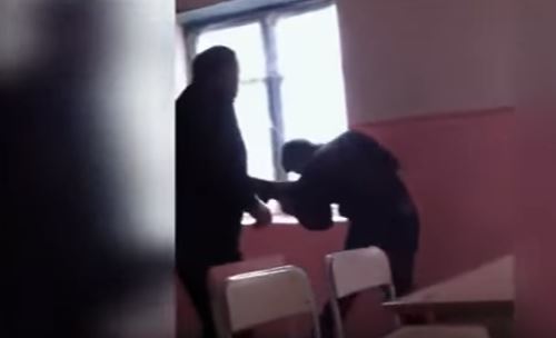 Ադրբեջանում ուսուցիչը ծեծել է աշակերտին (տեսանյութ)