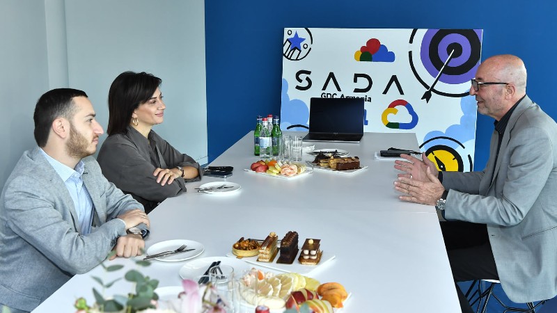 Աննա Հակոբյանն ու Մխիթար Հայրապետյանը այցելել են SADA Systems ընկերություն