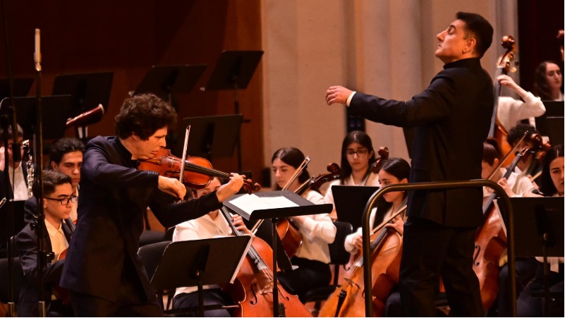 Ավգուստին Հադելիխը ելույթ է ունեցել «Երևան» պատանեկան սիմֆոնիկ նվագախմբի հետ (լուսանկարներ)