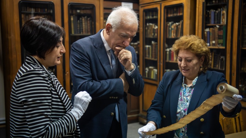 Վահագն Խաչատուրյանն այցելել է Ազգային գրադարան (լուսանկարներ)