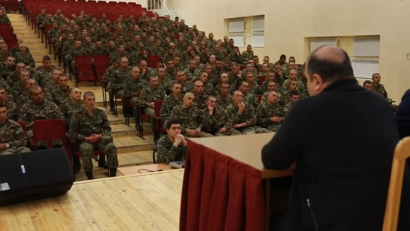 Դասախոսներին է ներկայացվել զինվորների առօրյան և կրթական գործընթացի կազմակերպման առանձնահատկությունները (տեսանյութ)