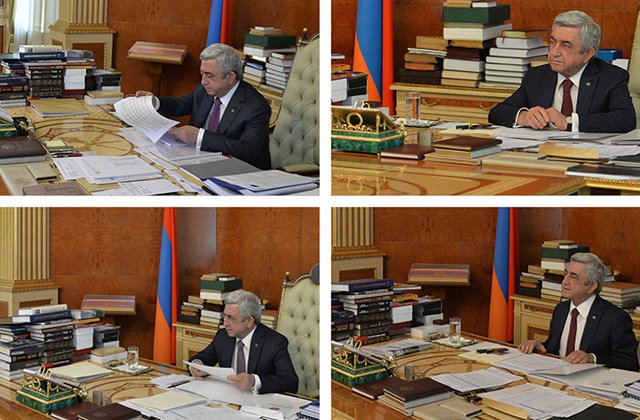 Какие книги разложены на столе Сержа Саргсяна, и что он читает?  - «168 жам»
