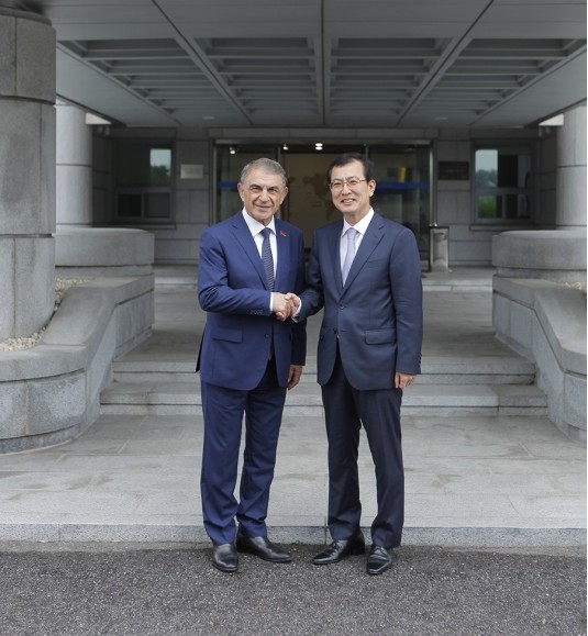«Կորեա-Հայաստան համագործակցությունն այժմ գտնվում է բարձր մակարդակում». Արա Բաբլոյանը հանդիպել է Կորեայի միջազգային համագործակցության գործակալության նախագահին