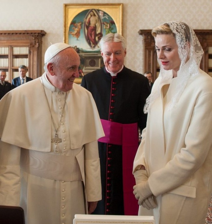 Ողջ աշխարհում ընդամենը 7 կնոջ է թույլատրված սպիտակ հագուստ կրել Հռոմի պապի ներկայությամբ. ահա` ովքեր են նրանք (լուսանկարներ)