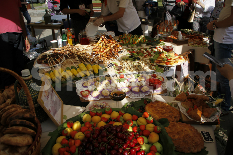 Տոնածիսական ուտեստներ և ազգային երգ ու պար․ տեղի ունեցավ «Համով-հոտով Երևան» փառատոնը