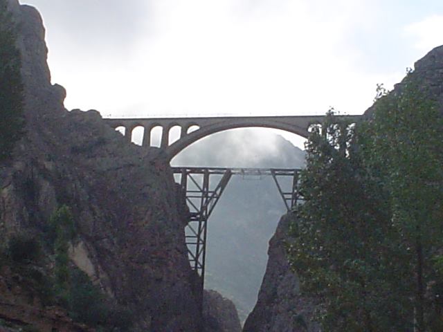 Այս կամուրջը գրանցված է Գինեսի ռեկորդների գրքում. այն համարվում է համաշխարհային կամրջաշինության գլուխգործոցներից