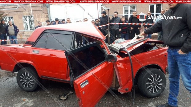 Արթիկում բախվել են КамАЗ-ն ու «ՎԱԶ 2107»-ը. վարորդի դին դուրս են բերել փրկարարները
