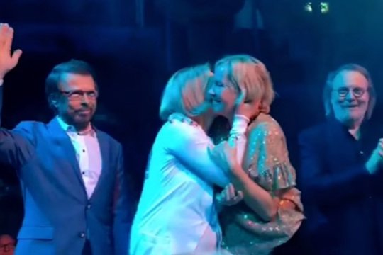 ABBA-ն ելույթ է ունեցել վերջին համերգից 35 տարի անց