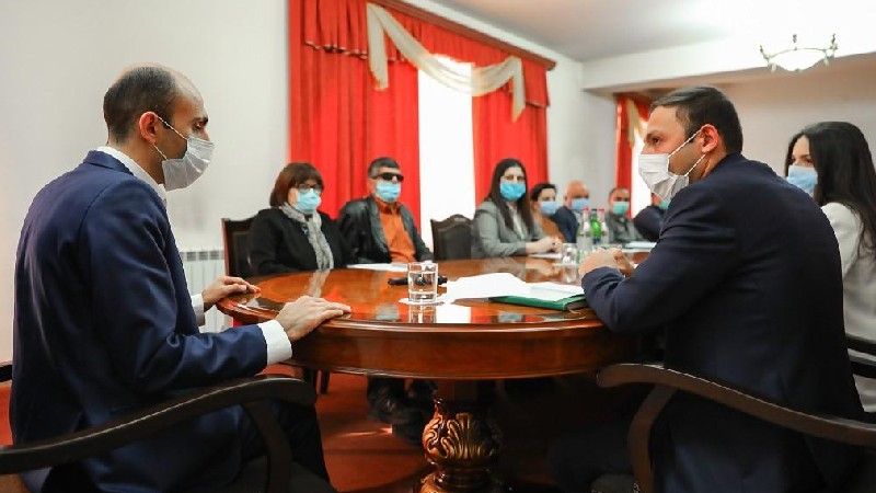 Արտակ Բեգլարյանը հանդիպել է հաշմանդամների հարցերով զբաղվող ՀԿ-ների ներկայացուցիչների հետ