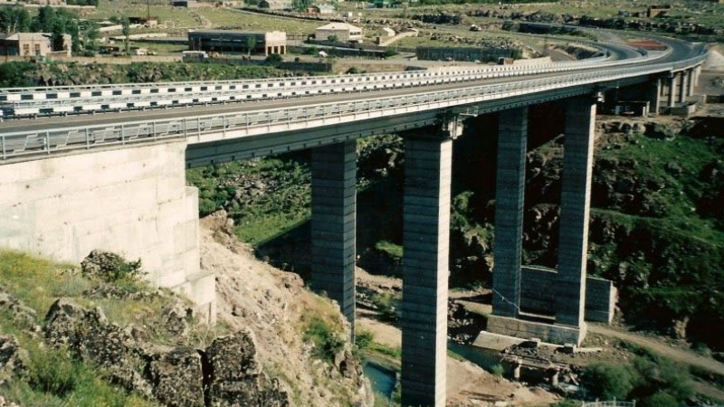 53-ամյա տղամարդը նետվել է Աշտարակ քաղաքի կամրջից և մահացել