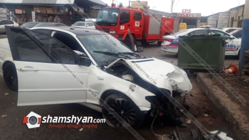  Երևանում մեքենան բախվել է բազալտե եզրաքարերին և երկաթե էլեկտրասյանը․ կա վիրավոր