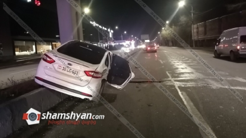 Երևանում բախվել են Toyota և Ford մակնիշի ավտոմեքենաները. կա վիրավոր