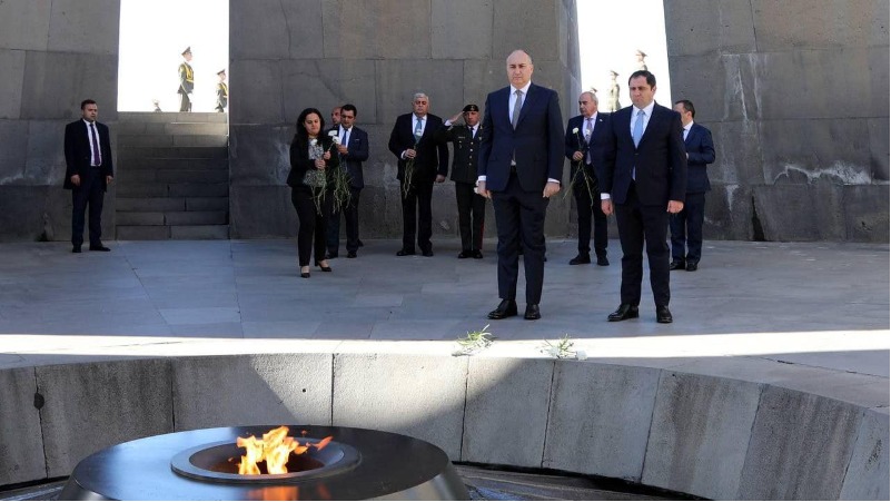 Սուրեն Պապիկյանը և Վրաստանի պաշտպանության նախարարը  այցելել են Հայոց ցեղասպանության զոհերի հուշահամալիր (լուսանկարներ)