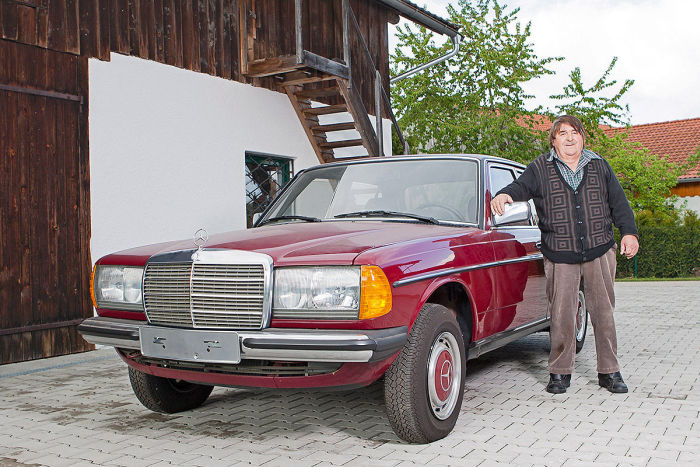 Այս տղամարդը իր նոր Mercedes-Benz-ը 30 տարի թաքցրել էր ավտոտնակում. տեսեք, թե ինչ տեսք ունի այն այսօր (լուսանկարներ)