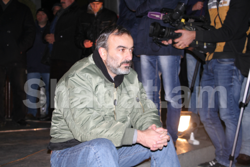 Жирайр Сефилян призывает окружить здание суда и освободить членов группы «Сасна Црер»