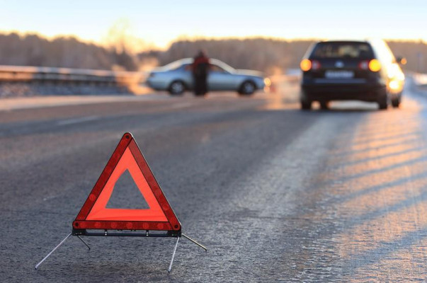 Գյումրիում ռուսական պետհամարանիշով ավտոմեքենա է կողաշրջվել. 22-ամյա վարորդի վիճակը ծանր է 