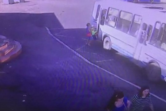 Ռուսաստանում ավտոբուսը քարշ է տվել 4-ամյա աղջկան