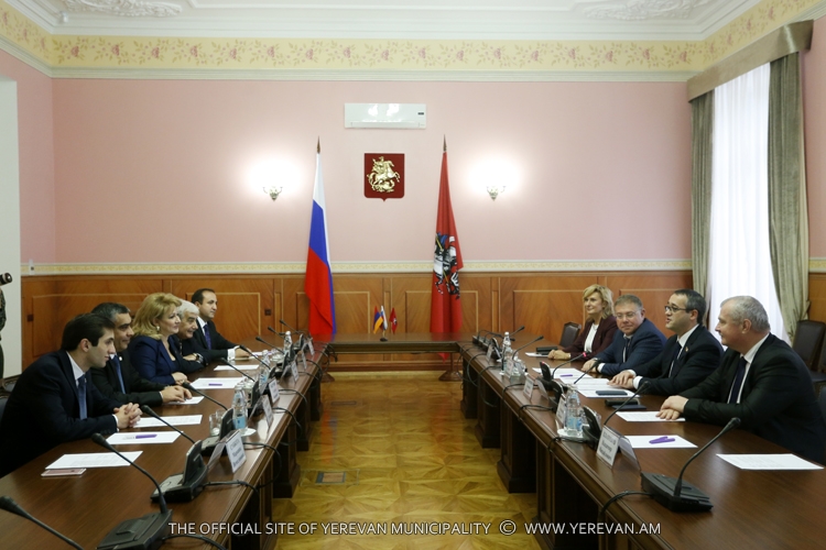 Обсуждены вопросы сотрудничества между законодательными органами Еревана и Москвы