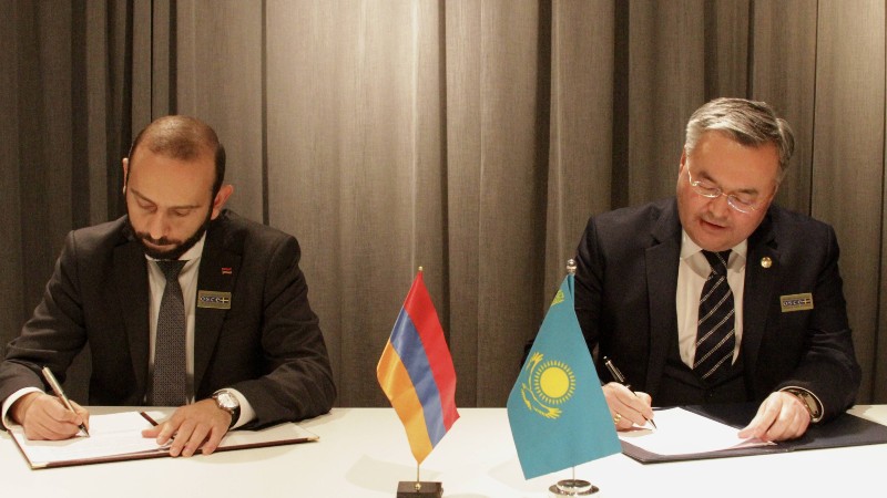 ՀՀ և Ղազախստանի ԱԳ նախարարները ստորագրել են 2022-2023թթ. համագործակցության ծրագիրը